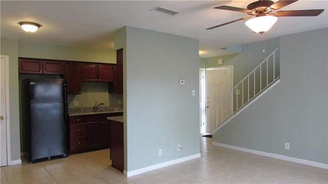 Building Photo - 2208 Mission Hill Dr Unit 102