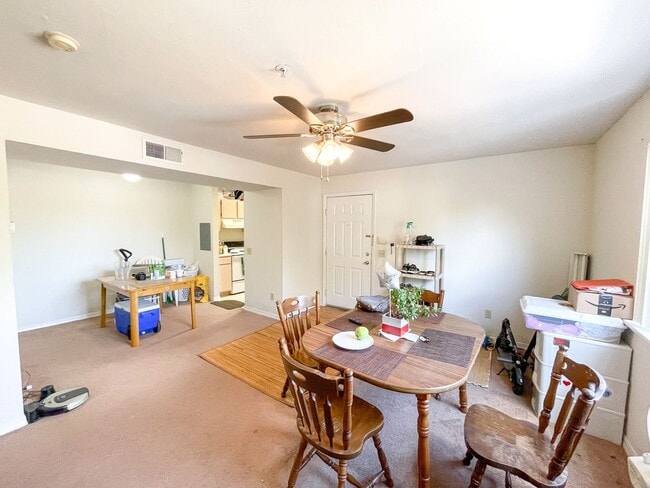 Photo - Campus Edge #913