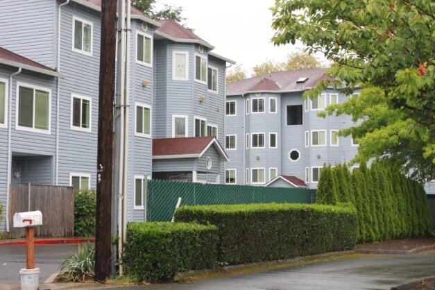 Photo - 12231-12239 SE Bush St Unit 75