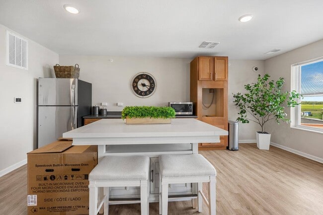 Photo - Deville Manor