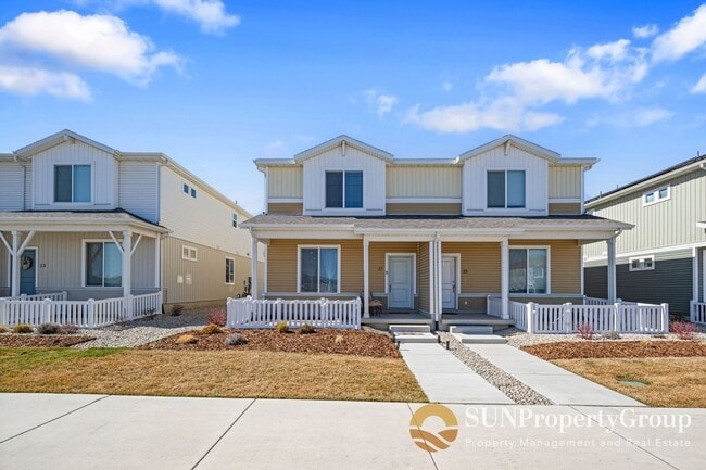 Photo - Stunning Duplex In Desirable Saratoga Springs!