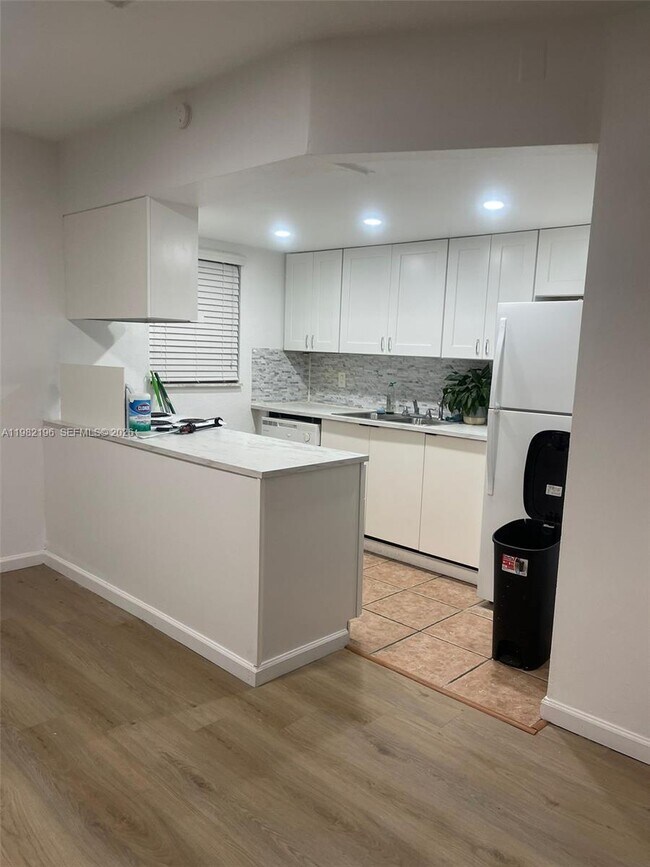 Photo - 1100 NE 9th Ave Unit 203