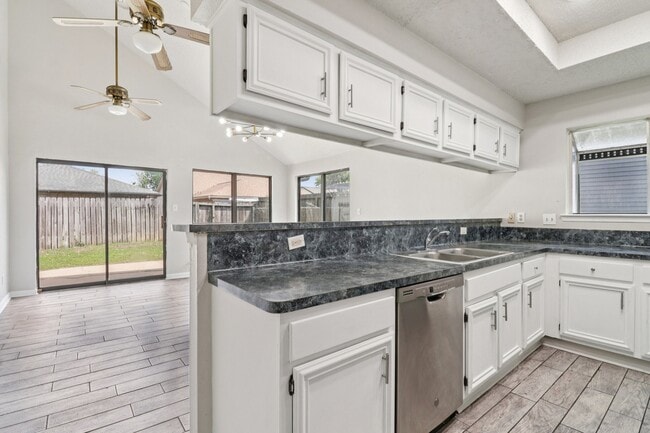 Photo - 11306 Bayou Pl Ln