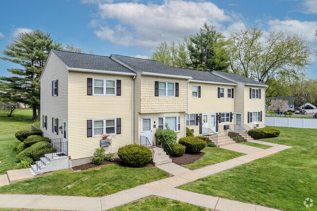 Exterior - Enfield Commons Apartments