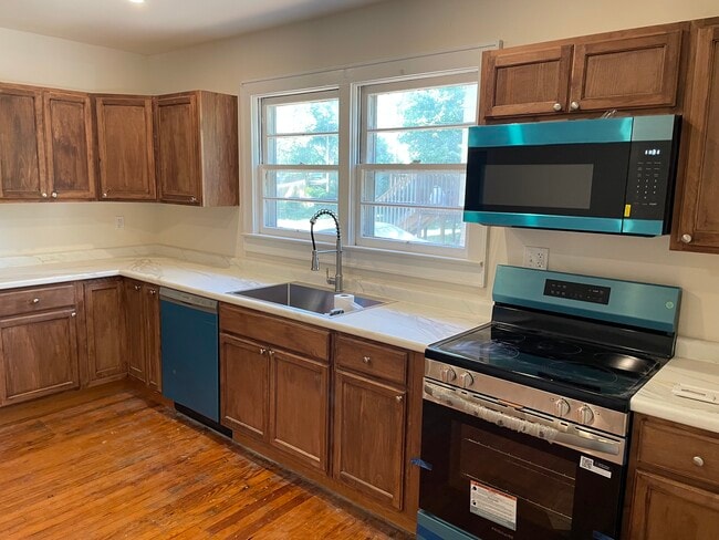 Photo - 298 Werts St