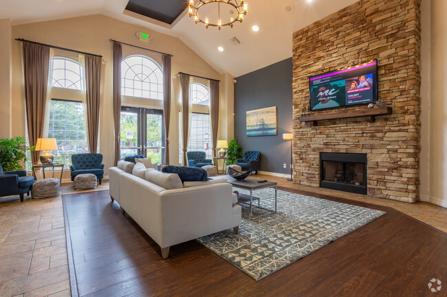 Casa club - Whisper Creek