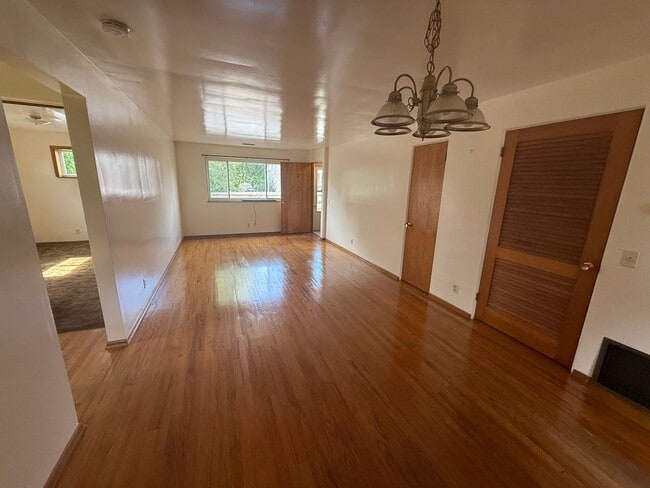 Building Photo - 1610 Oakmont St NW Unit 2 Rental