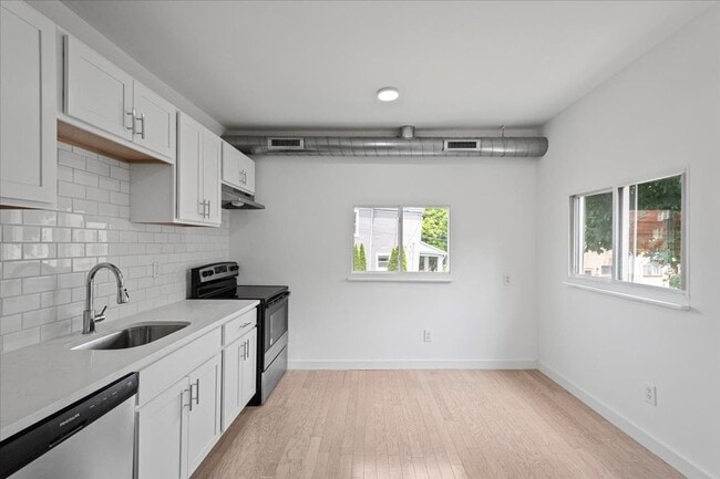 Photo - 640 Collins St Unit 2
