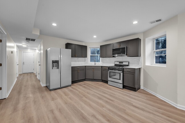 Photo - 1429 N Avers Ave Unit G