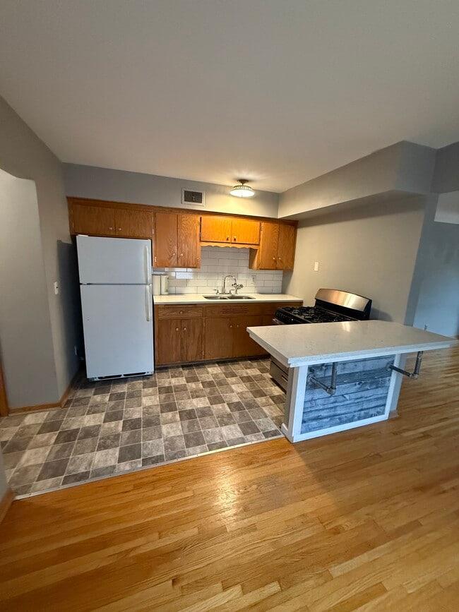 Photo - 3020 W 44th St Unit 2