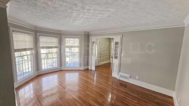 Photo - 4858 Glenwhite Dr