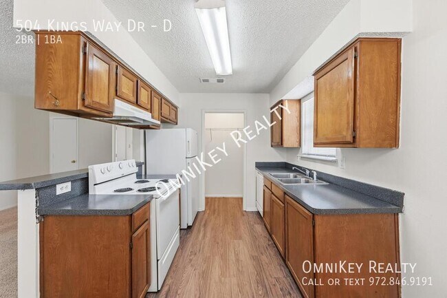 Photo - 504 Kings Way Dr Unit D