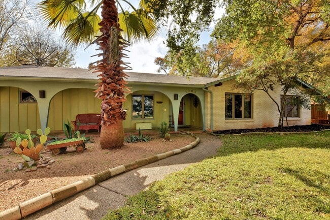 Photo - 3203 Loyola Ln Unit B