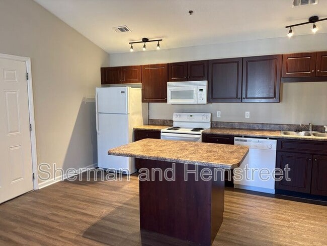 Photo - 3600 London Ct SW Unit 3600-201