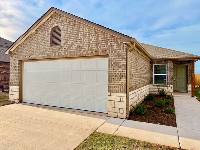 Building Photo - Brand New!! Cute 3 bed, 2 bath in Redstone Ranch