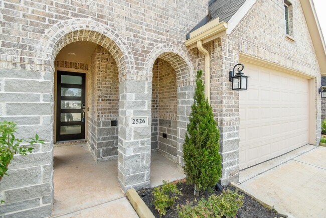 Photo - 2526 Seedling St