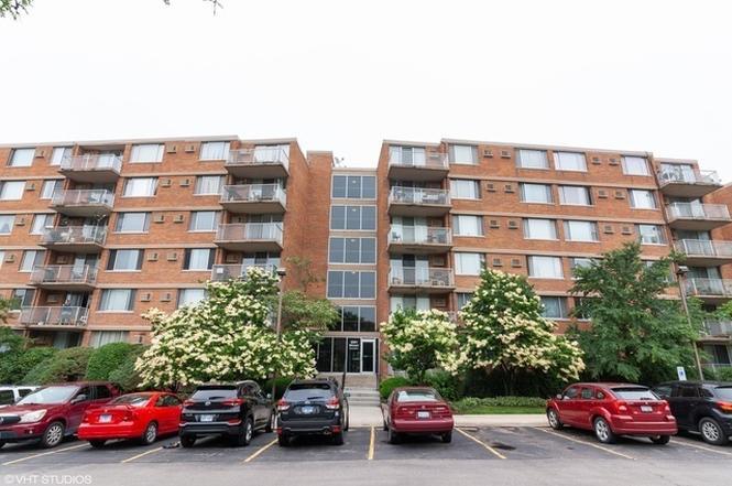 Exterior - 2200 S Stewart Ave Apartment Unit 2