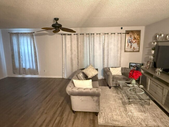 Photo - 2828 Casita Way Unit 211