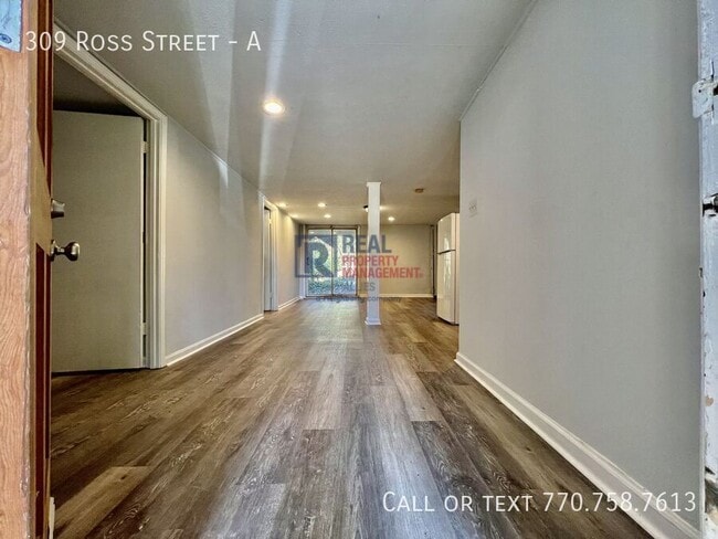 Building Photo - 309 Ross St NE Unit A