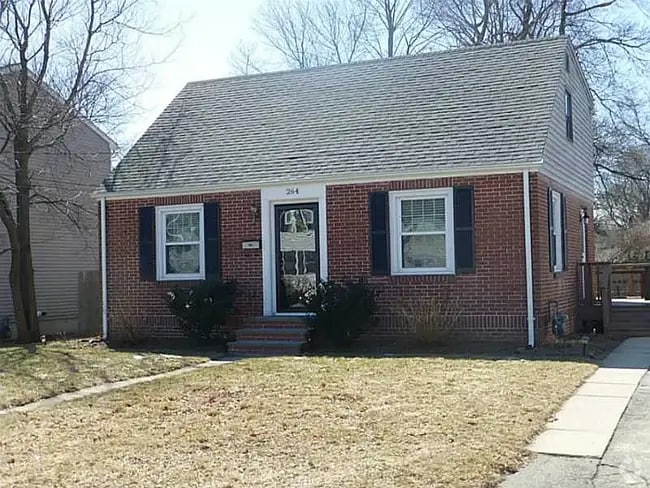 Building Photo - 264 Chapmans Ave Rental