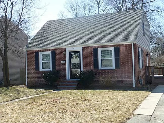 Photo - 264 Chapmans Ave House