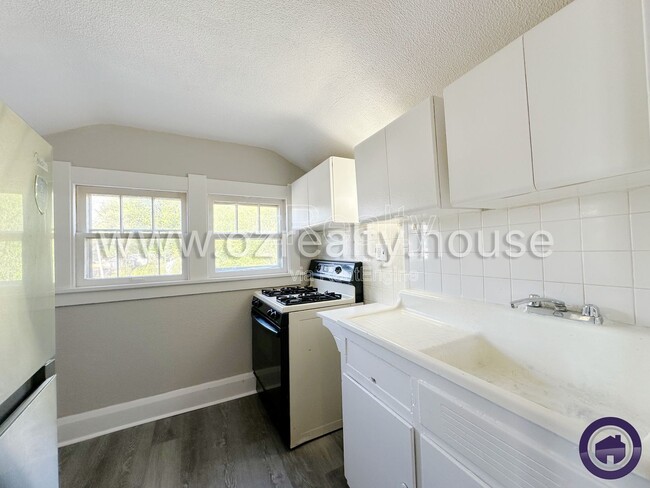 Photo - 209 Eldred Ave