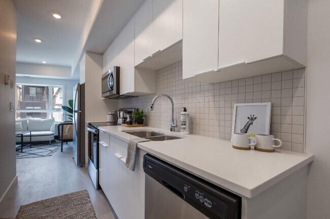 Photo - 530 River Avenue