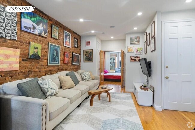 Building Photo - 15 Lincoln Pl Rental