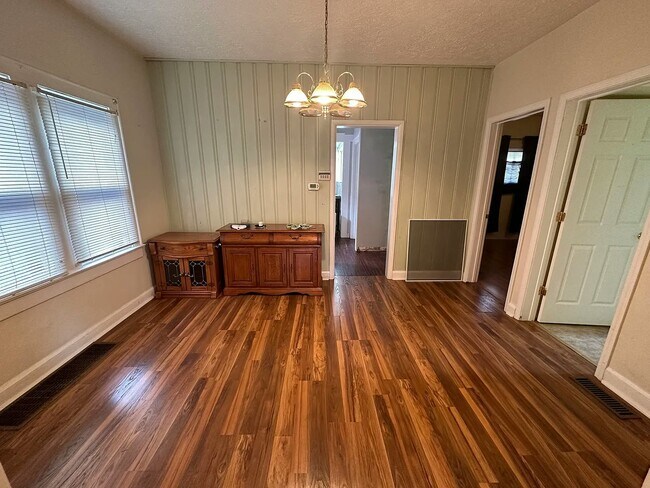 Photo - 2331 Spann Ave