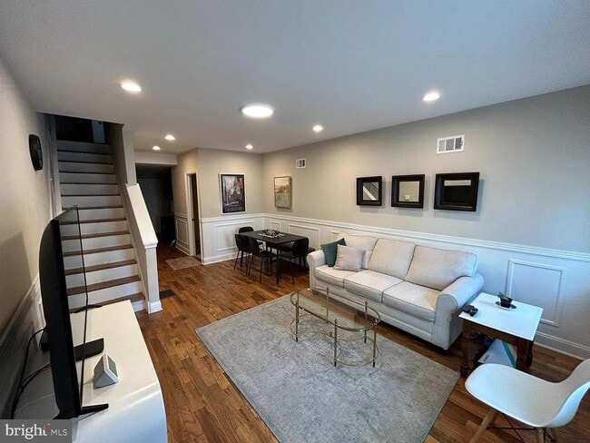 Building Photo - 1609 W Stiles St Rental