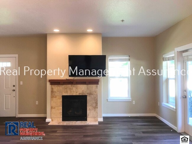 Photo - 10651 NE Red Wing Way