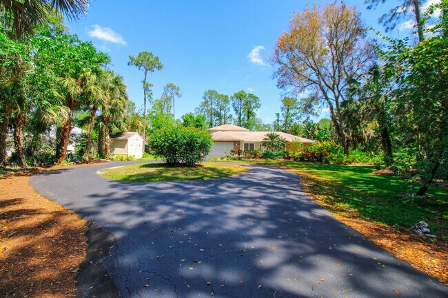 Photo - 4 BED PLUS DEN 3 BATH***POOL HOUSE***AVAILABLE NOW