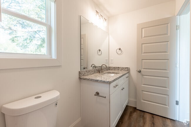 UNIT 1 - PRIMARY BATHROOM