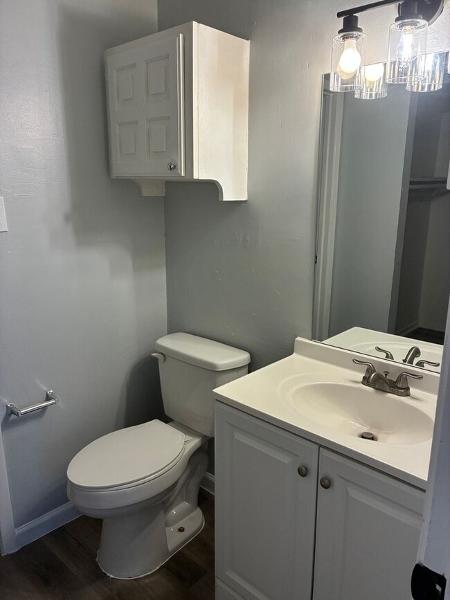 Photo - 4950 Cloyce Ct Unit C
