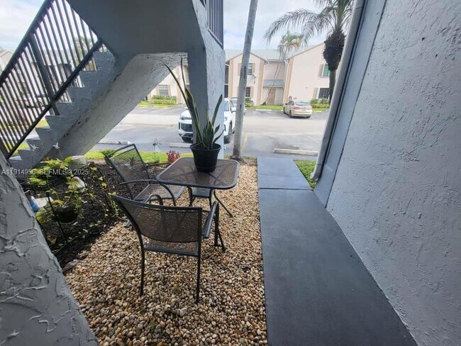 Photo - 960 N Franklin Ave Unidad 960J