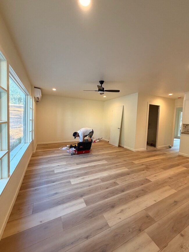 Building Photo - 10120 S Ponderosa Way