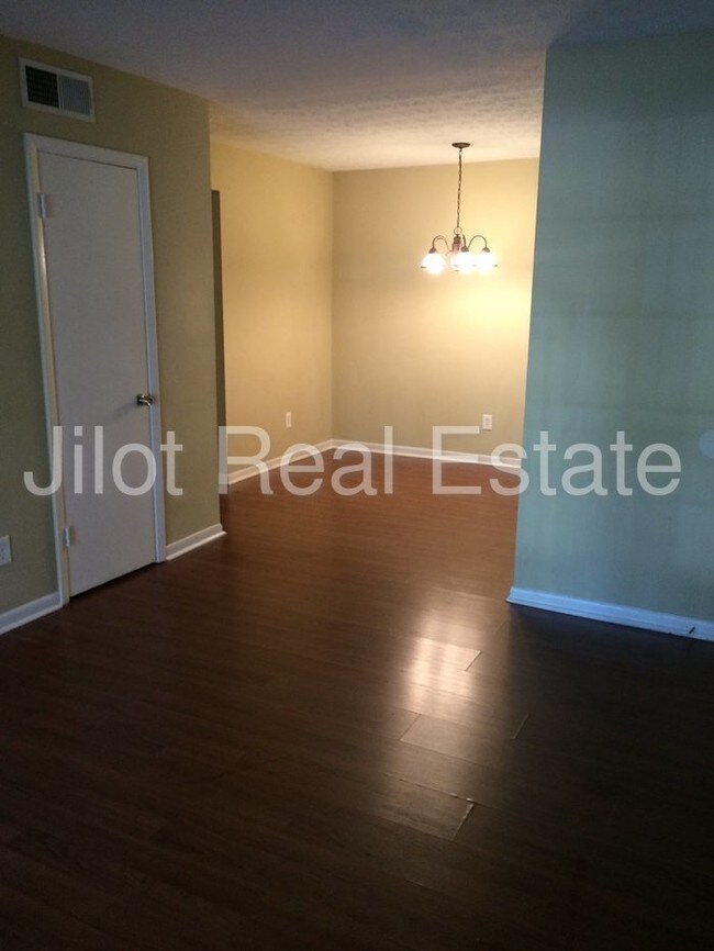 Photo - Golden Apartments in Decatur Unit C4