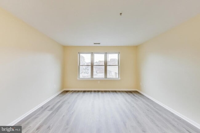 Photo - 1343 Clifton St NW Unidad 204