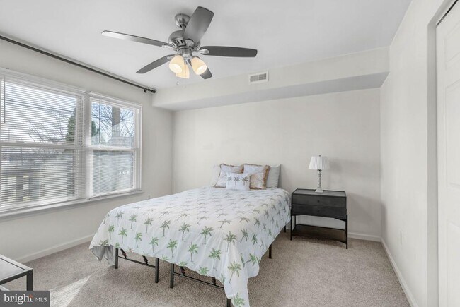 Photo - 413 W Beach Ave