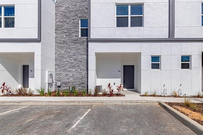 Building Photo - 400 Famagusta Dr Rental