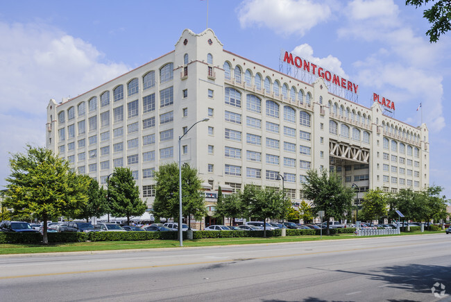 Montgomery Plaza - Montgomery Plaza Apartments