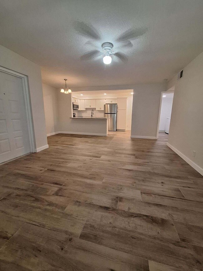 Photo - 1965 SW Silver Pine Way Unit #118 E-1