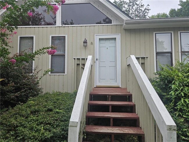 Photo - 395 Monivea Ln