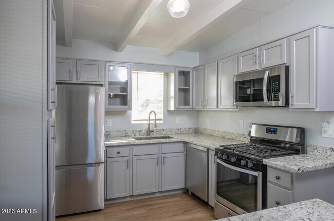 Photo - 2205 W Cambridge Ave