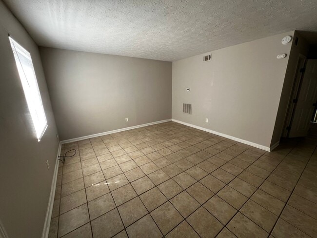 2708 Greystone Ct