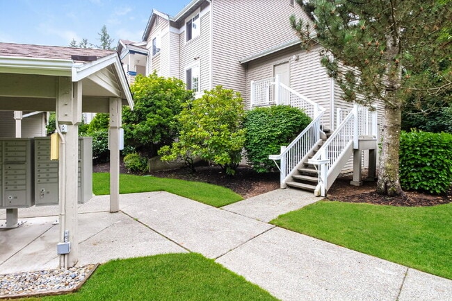 Building Photo - 25235 SE Klahanie Blvd Unit Apt A204