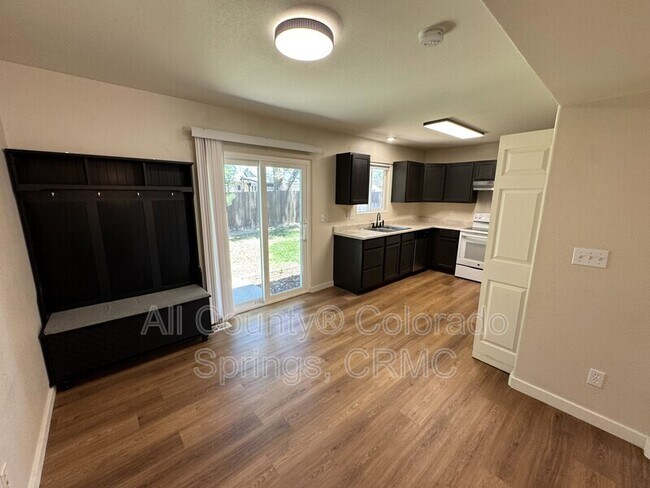 Photo - 235 Ellers Grove