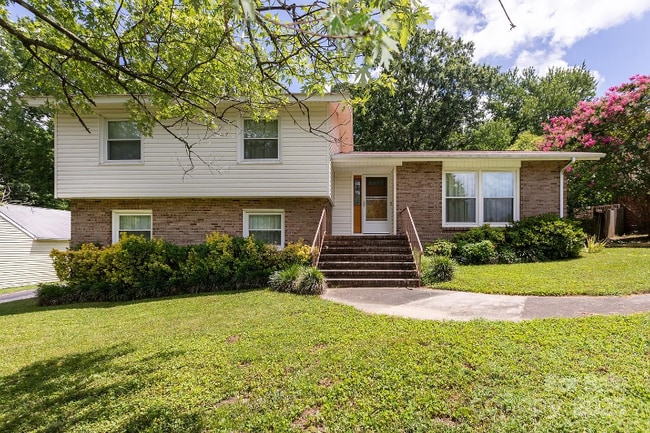 Building Photo - 1533 Bonnie Ln