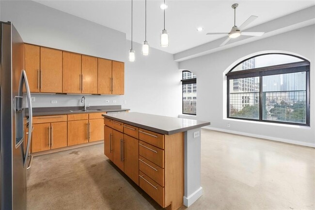 Photo - 507 Sabine St Unit 403