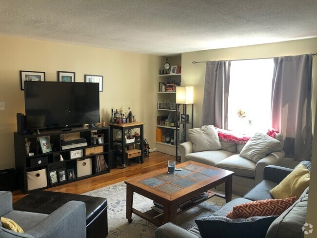 Building Photo - 47 Colborne Rd Unit 5 Rental